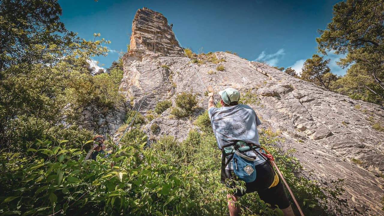 Climbing at Mont Aiguille, discovering spectacular scenery in the heart of the countryside.