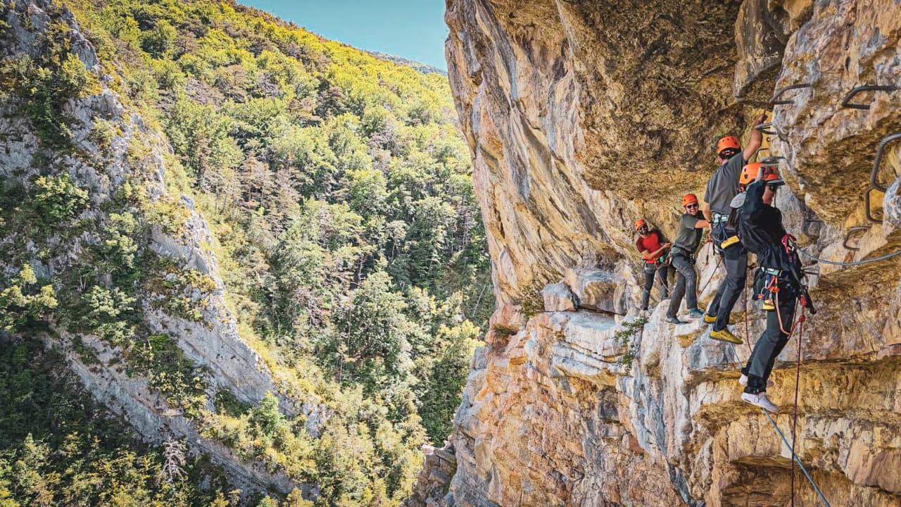 Climbing Mont Aiguille, breathtaking views and an adventure in the heart of the Alps.